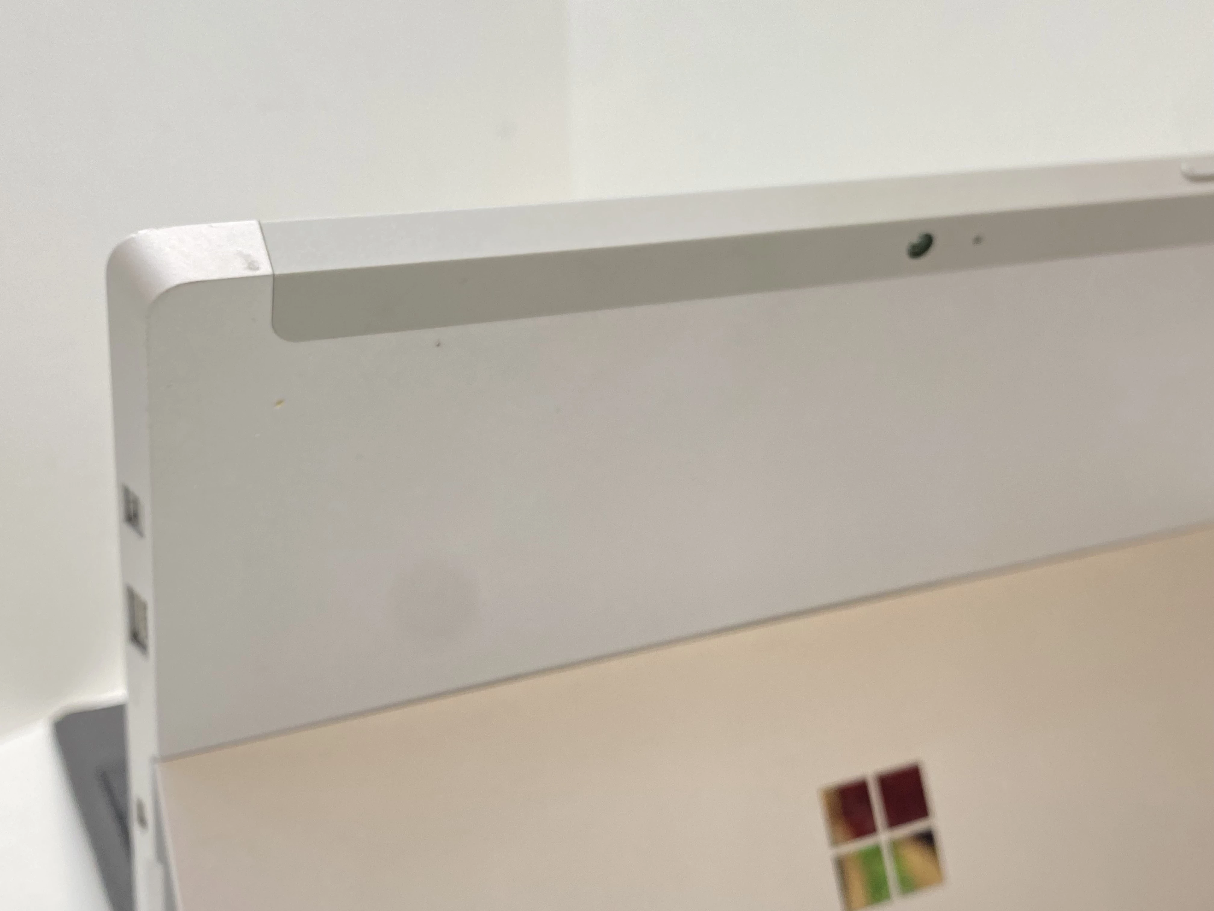 laptop-microsoft-surface-3-1645-108-intel-atom-x-4-gb-64-gb-srebrny-przekatna-ekranu-1050