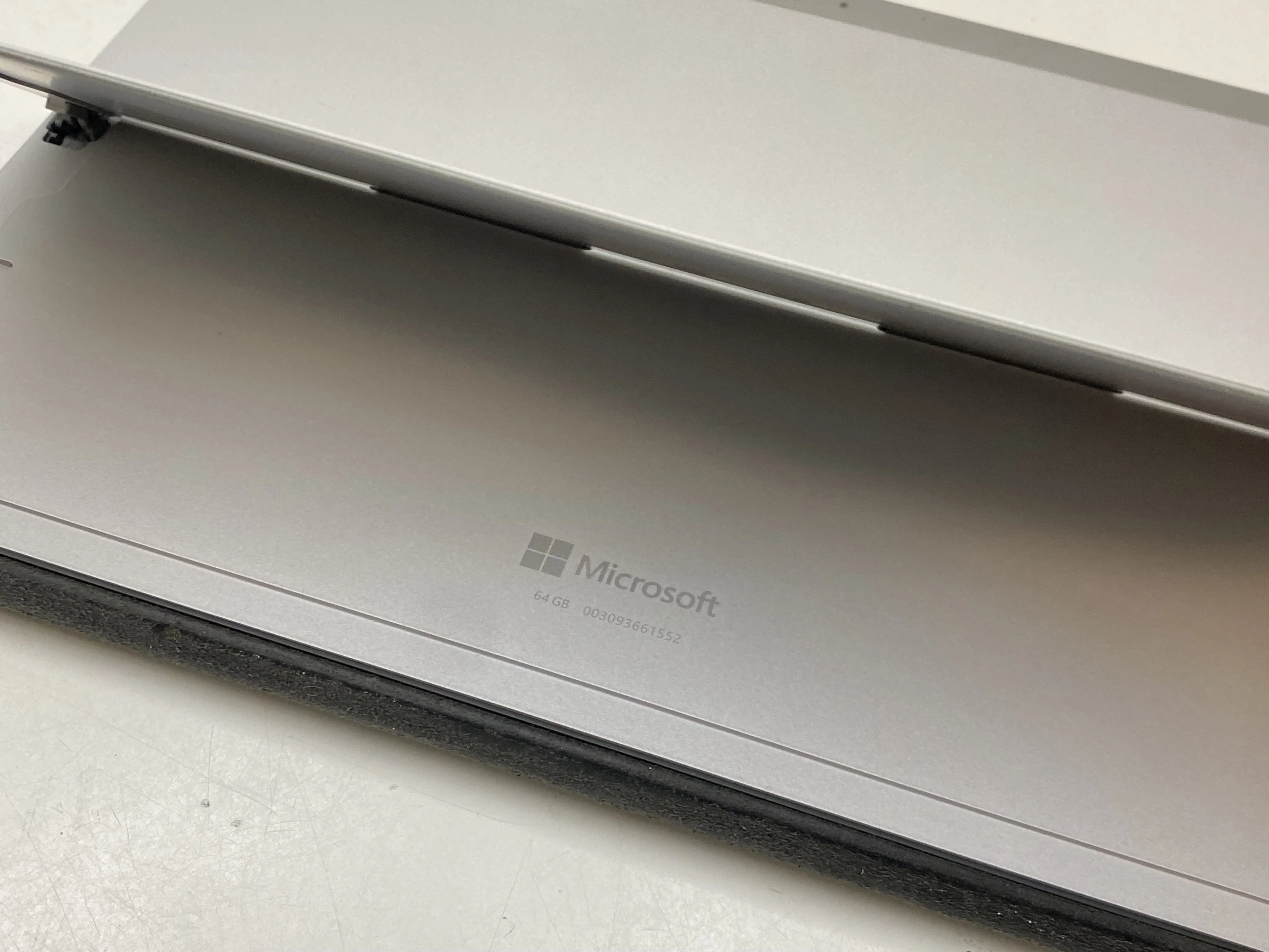 laptop-microsoft-surface-3-1645-108-intel-atom-x-4-gb-64-gb-srebrny-rozdzielczosc-px-4474-211465