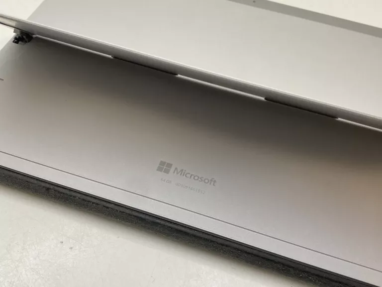 laptop-microsoft-surface-3-1645-108-intel-atom-x-4-gb-64-gb-srebrny-rozdzielczosc-px-4474-211465
