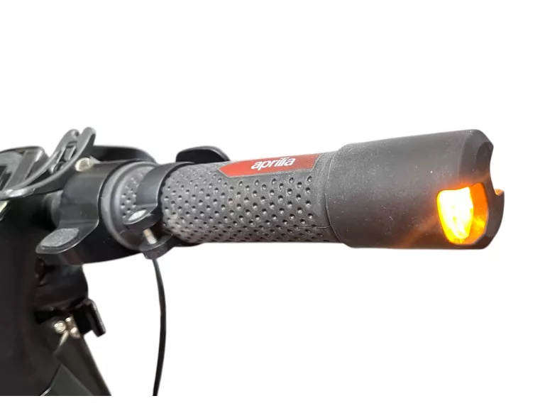 APRILIA E-SRZ 20KM/H DO 20KM  300W  KIERUNKOWSKAZY GWARANCJA