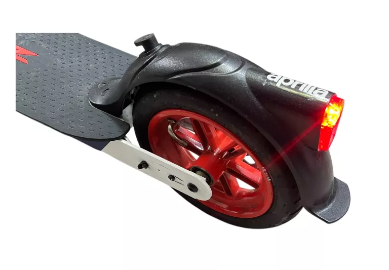 APRILIA E-SRZ 20KM/H DO 20KM  300W  KIERUNKOWSKAZY GWARANCJA