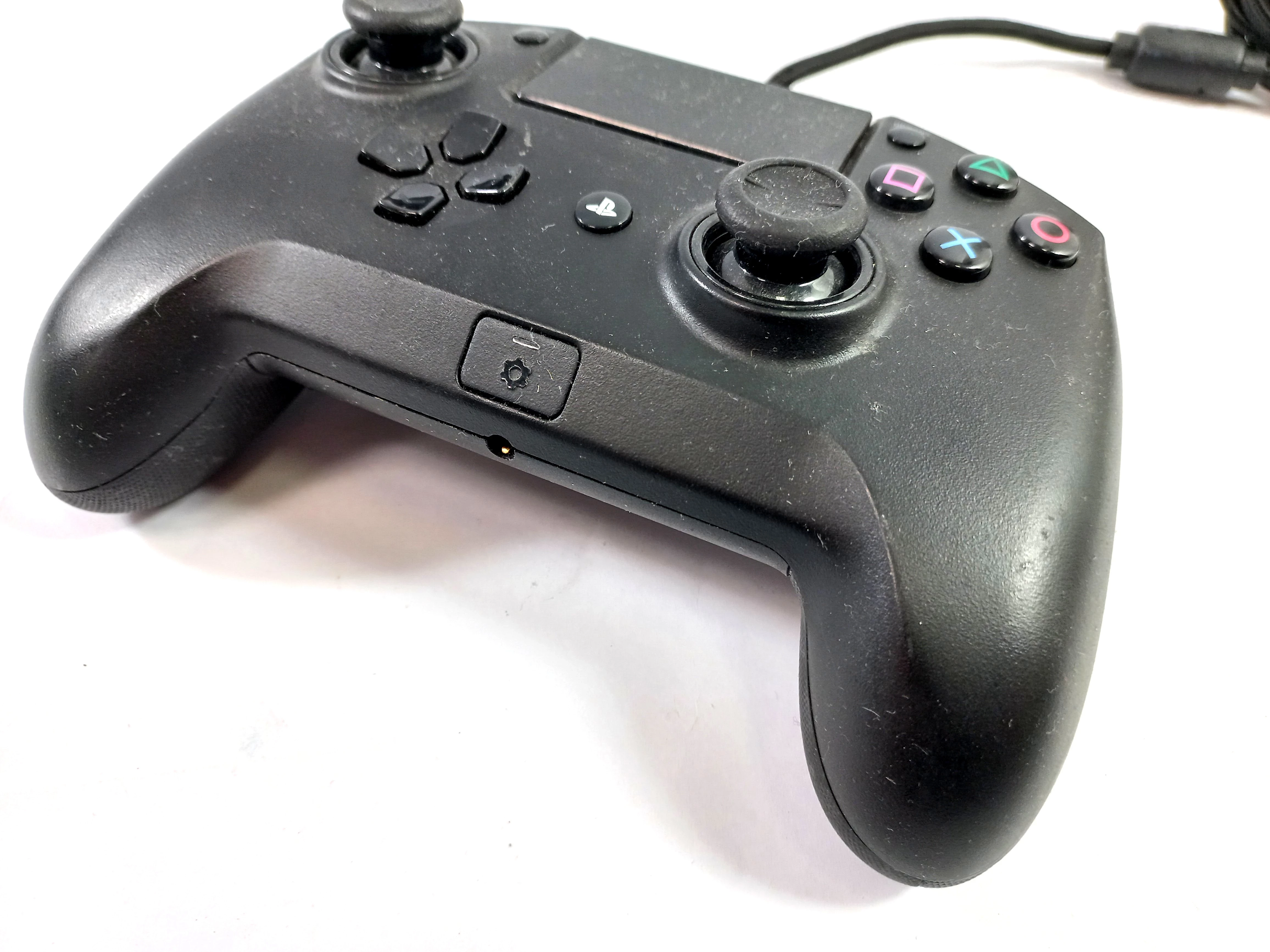 pad-bezprzewodowy-razer-raiju-tournament-edition-rz06-ean-gtin-8886419350828