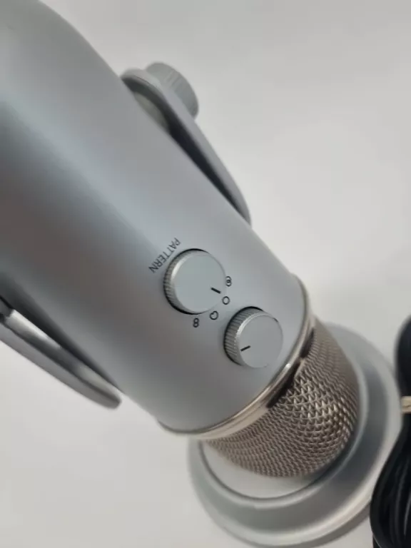 MIKROFON POJEMNOŚCIOWY STUDYJNY BLUE YETI KABEL USB