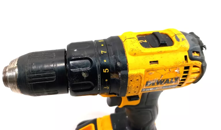 WKRĘTARKA DEWALT DCD 780 Z AKUMULATOREM I ŁADOWARKA