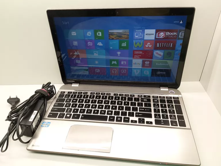 LAPTOP TOSHIBA SATELLITE P55-A 6 GB/700 GB/ INTEL I5 /WIN 8