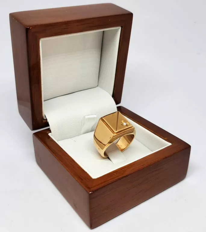 zloty-sygnet-z-brylantami-1574-g-proba-750-stan-11323-2