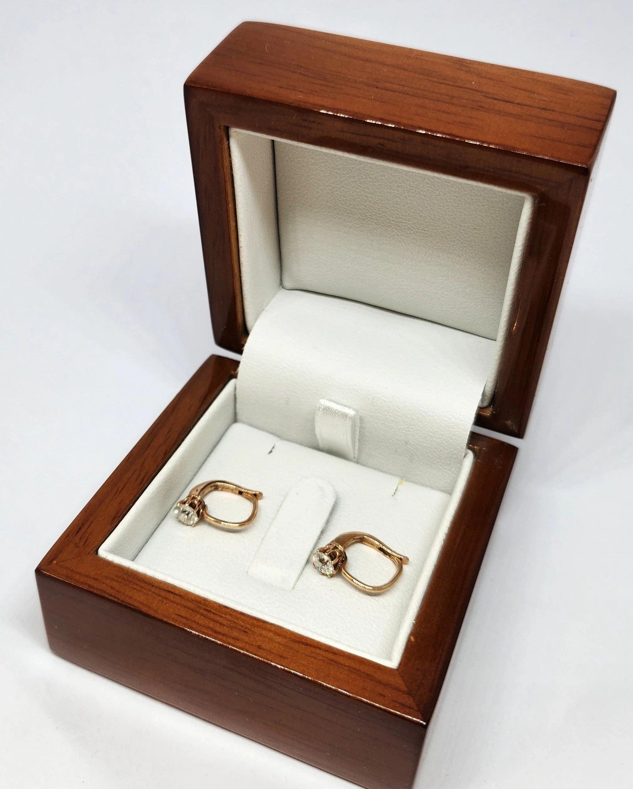 zlote-kolczyki-z-brylantami-156-g-proba-585-kamien-17088-128