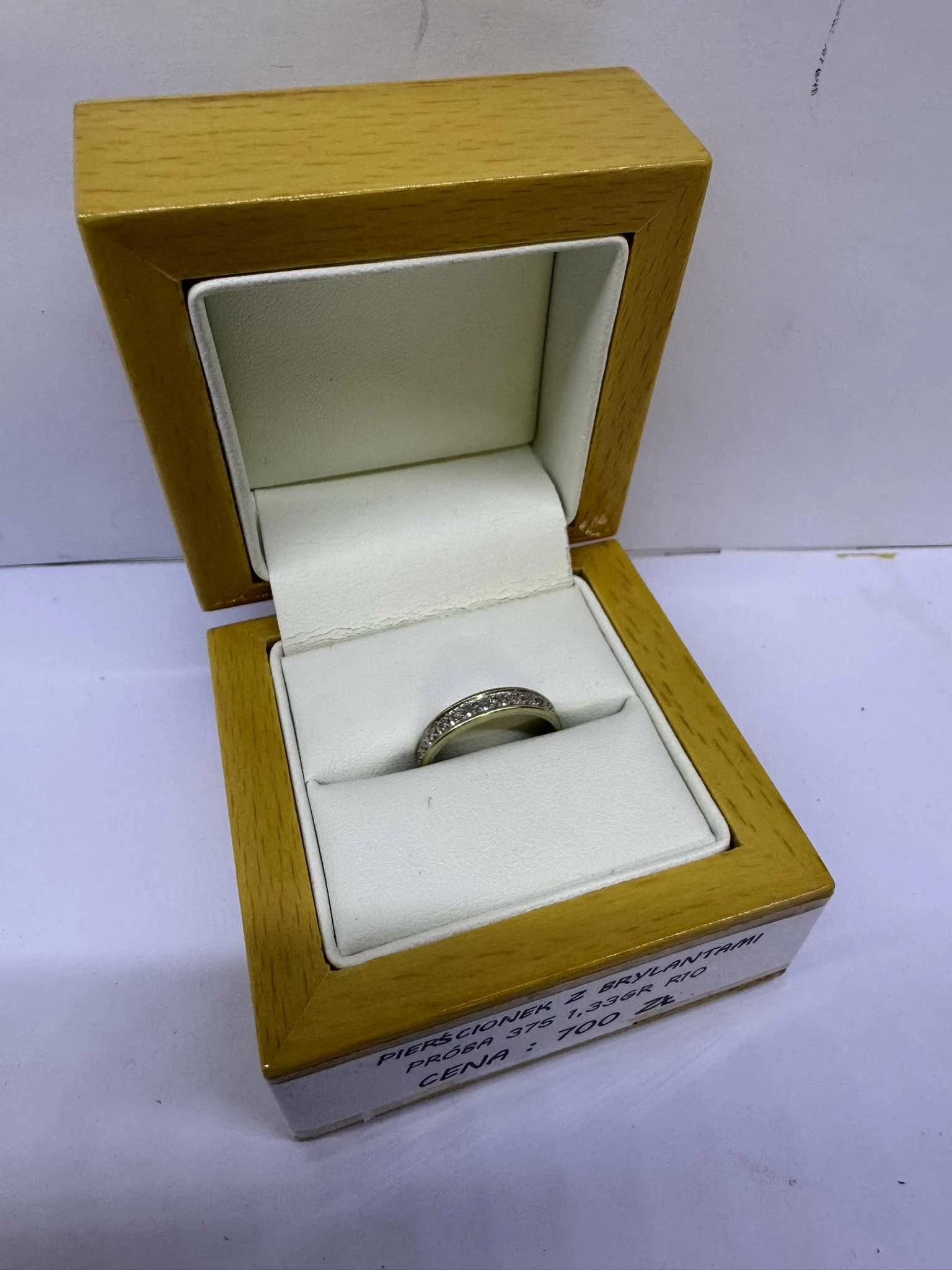 zloty-pierscionek-z-brylantami-375-marka-226434-1704211