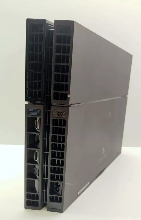 KONSOLA SONY PLAYSTATION 4 500GB Z GRAMI