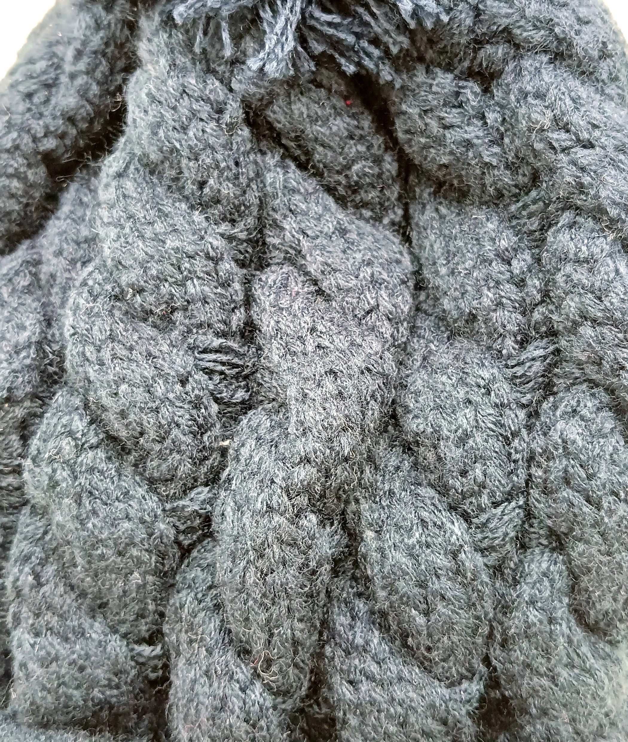 czapka-tommy-hilfiger-granatowa-z-pomponem-damska-uniwersalny-stan-11323-238058