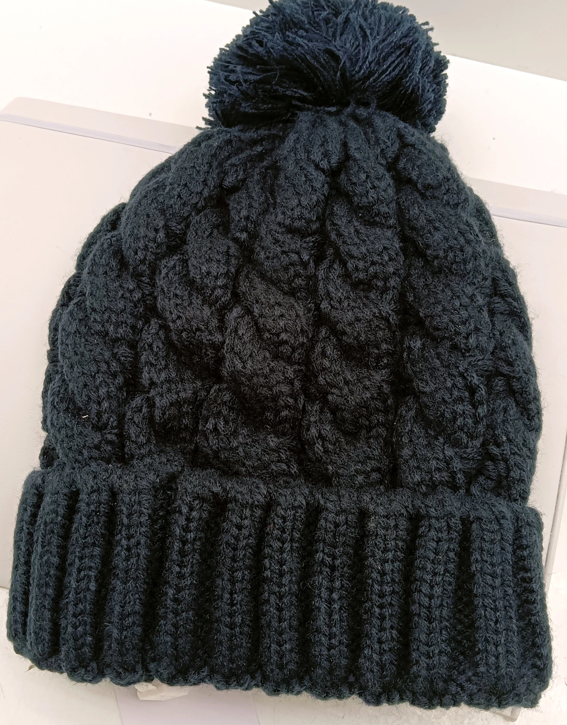 czapka-tommy-hilfiger-granatowa-z-pomponem-damska-uniwersalny-marka-3786-72