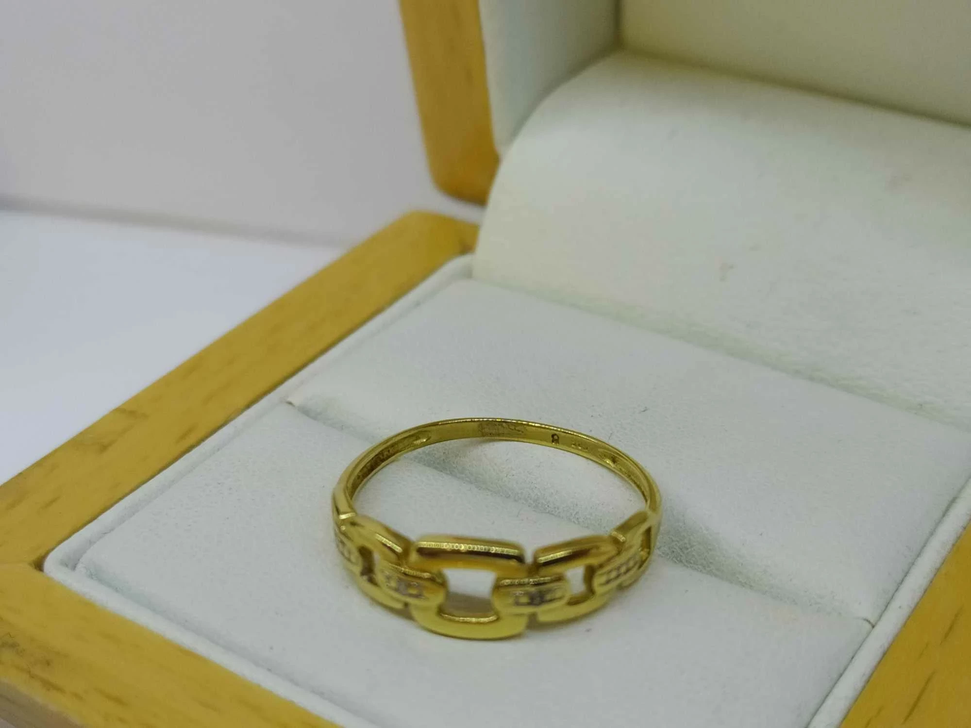 zloty-pierscionek-z-brylantami-585-rodzaj-2205-16