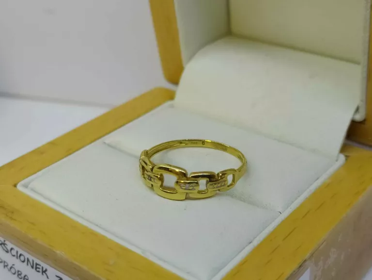 ZŁOTY PIERŚCIONEK Z BRYLANTAMI 585