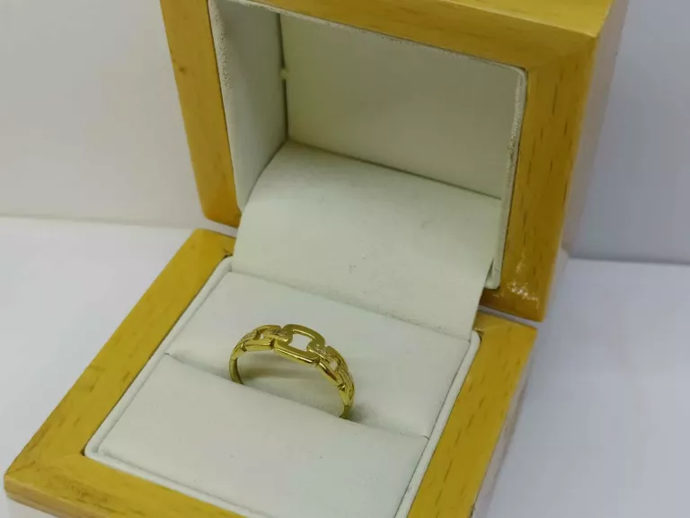 ZŁOTY PIERŚCIONEK Z BRYLANTAMI 585