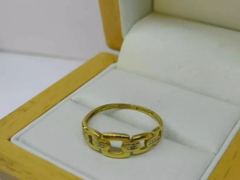 ZŁOTY PIERŚCIONEK Z BRYLANTAMI 585