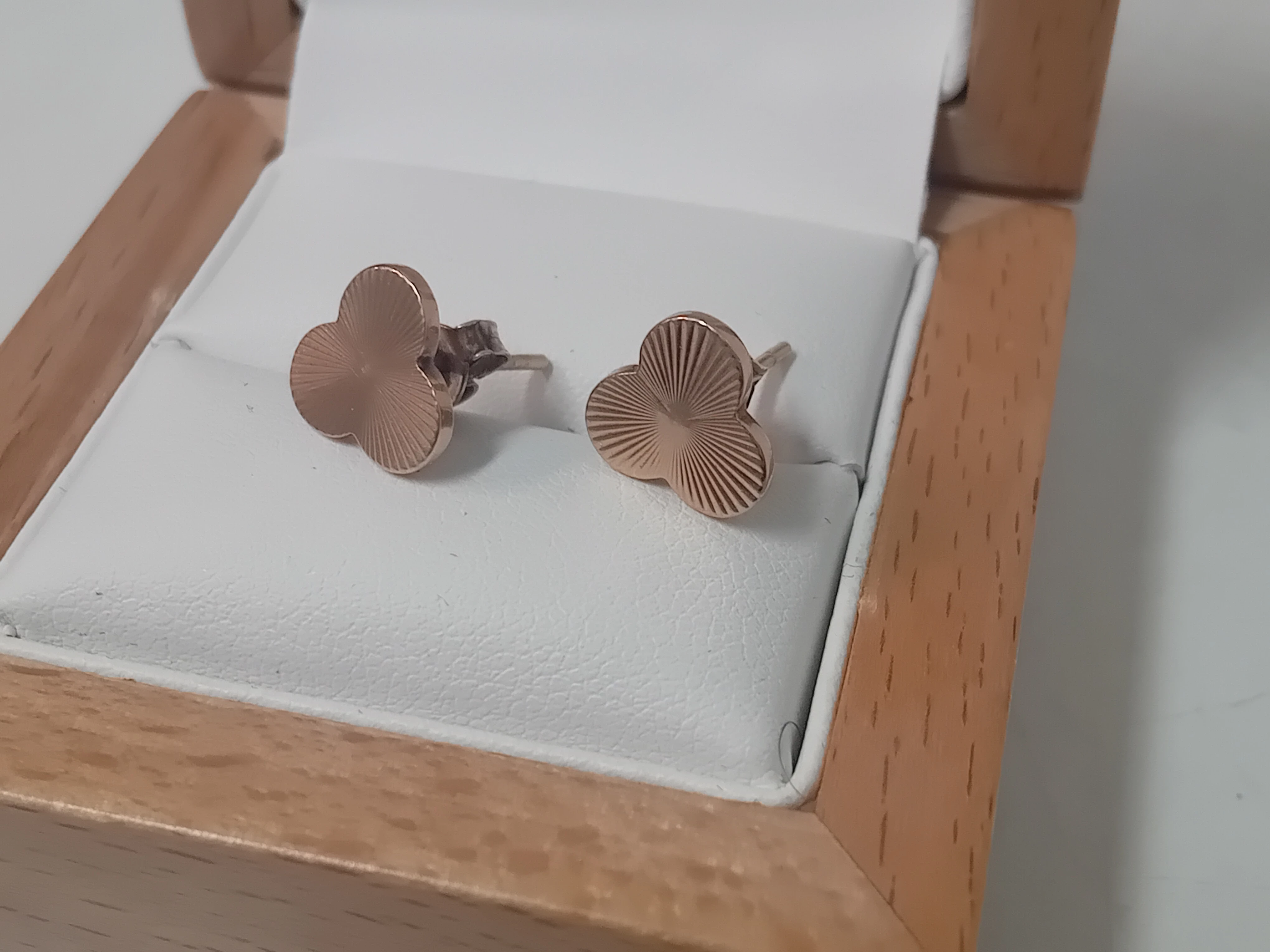 piekne-zlote-kolczyki-pr-585-303-g-jagiellonska-14-sanok-tsc2-spj