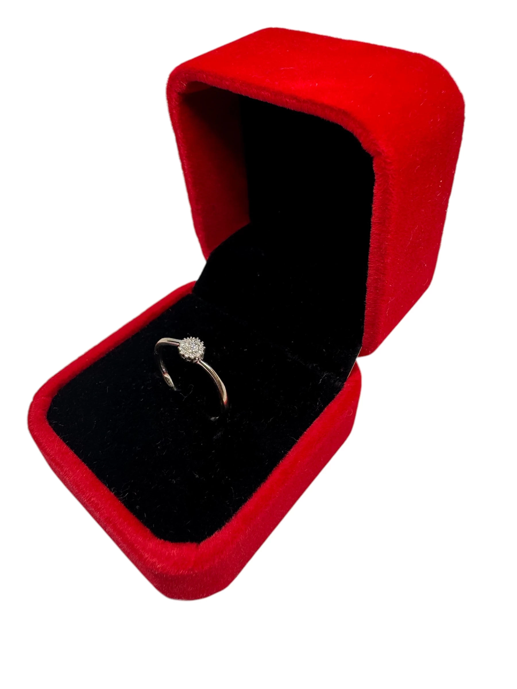 zloty-pierscionek-z-brylantem-375-098g-ean-gtin-77777777777777