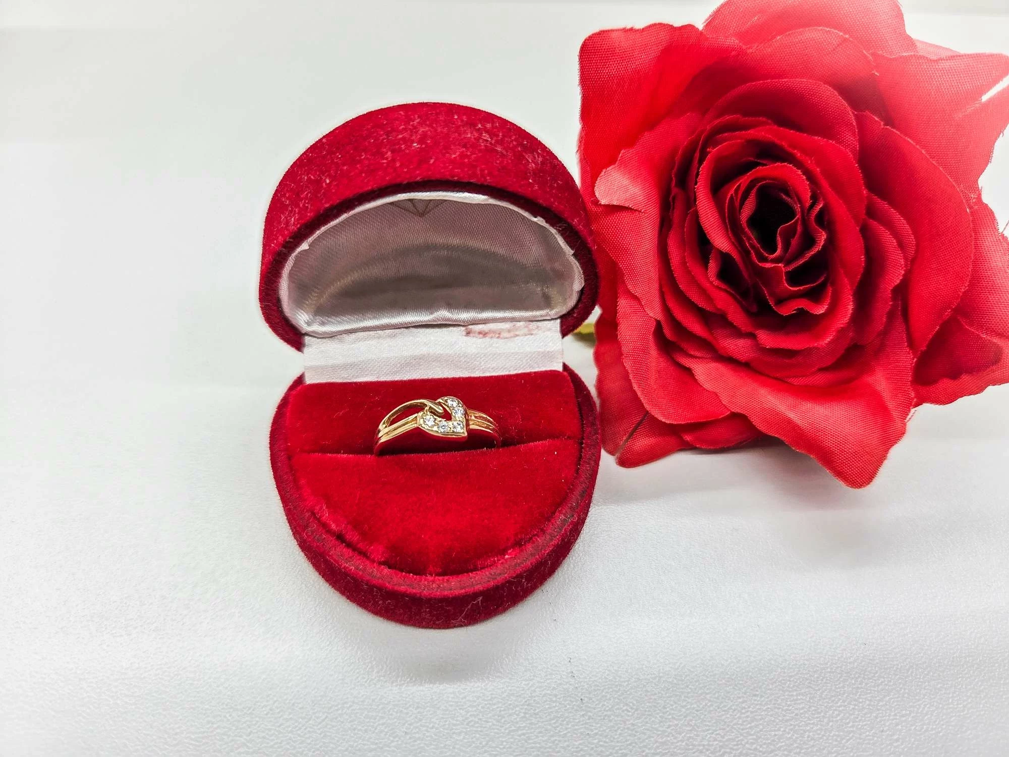 zloty-pierscionek-585-152g-kamien-17088-4194304