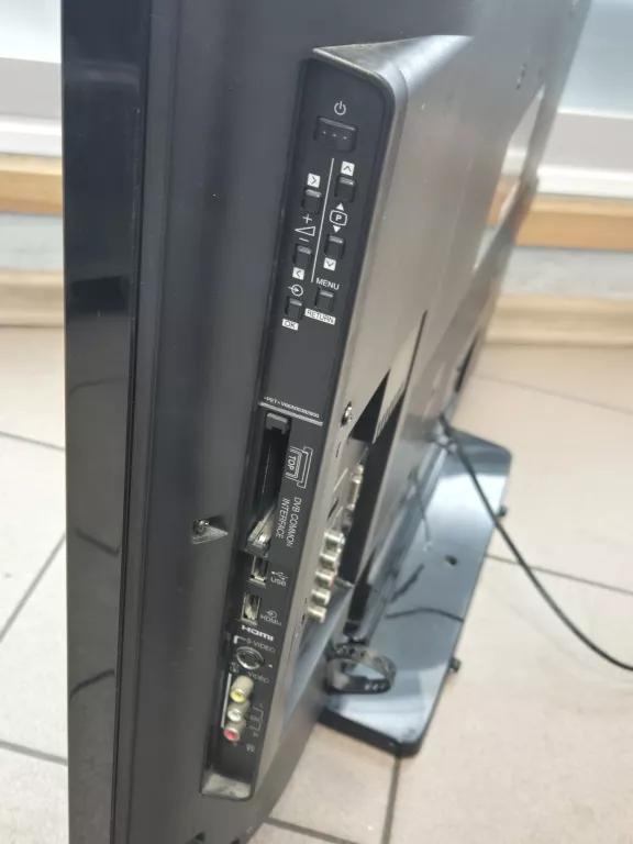 TELEWIZOR TOSHIBA 32AV635D 32'' LCD