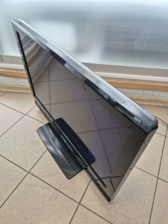 TELEWIZOR TOSHIBA 32AV635D 32'' LCD