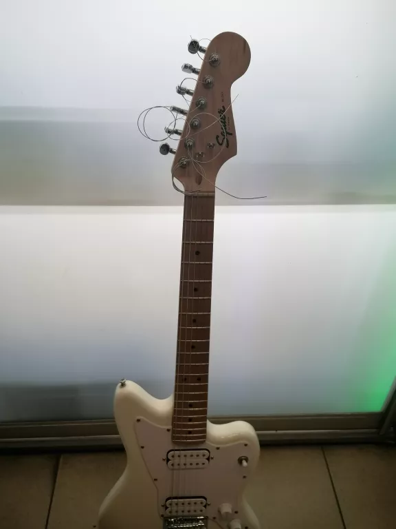 GITARA ELEKTRYCZNA SQUIER MINI BY FENDER