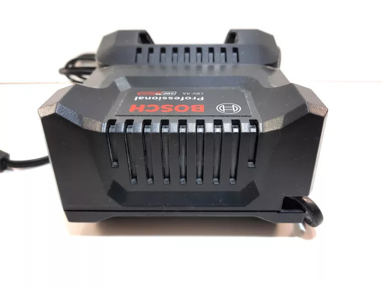 ŁADOWARKA BOSCH PROFESSIONAL GAL 18V-40 4A