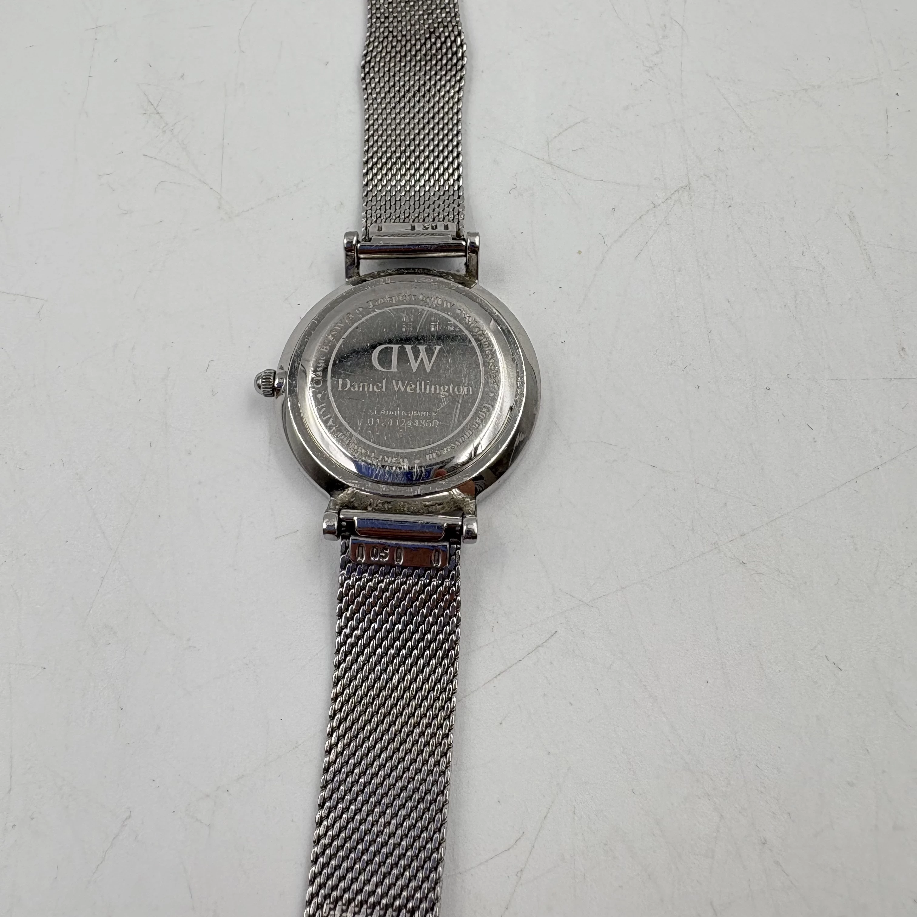 zegarek-daniel-wellington-b28sw18-ean-gtin-7350068245237