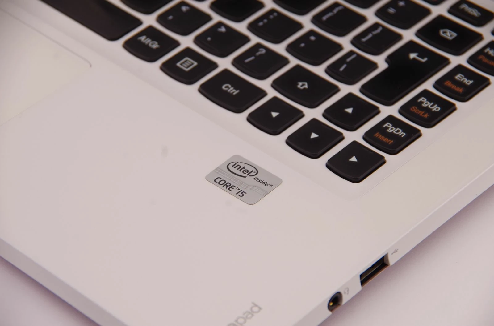 slodki-ultrabook-lenovo-ideapad-u310-i5-3337u-4gb-ram-256gb-ssd-win10-pink-rozdzielczosc-px-4474-1646667