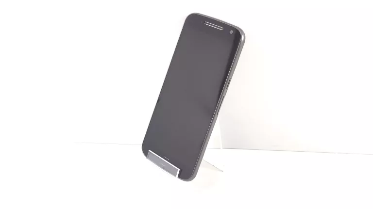 TELEFON MOTO G4 PLUS 2 GB / 16 GB OPIS