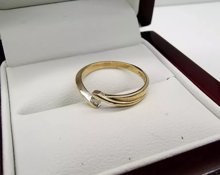 zloty-pierscionek-z-brylatem-proby-585-253-g-rozmiar-10-kolor-dominujacy-205826-225106