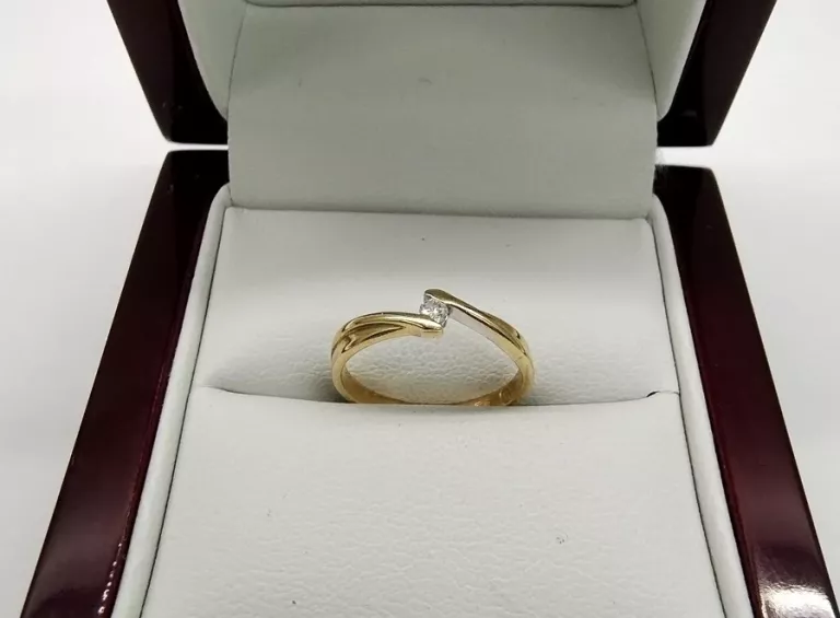 zloty-pierscionek-z-brylatem-proby-585-253-g-rozmiar-10-material-15835-16384