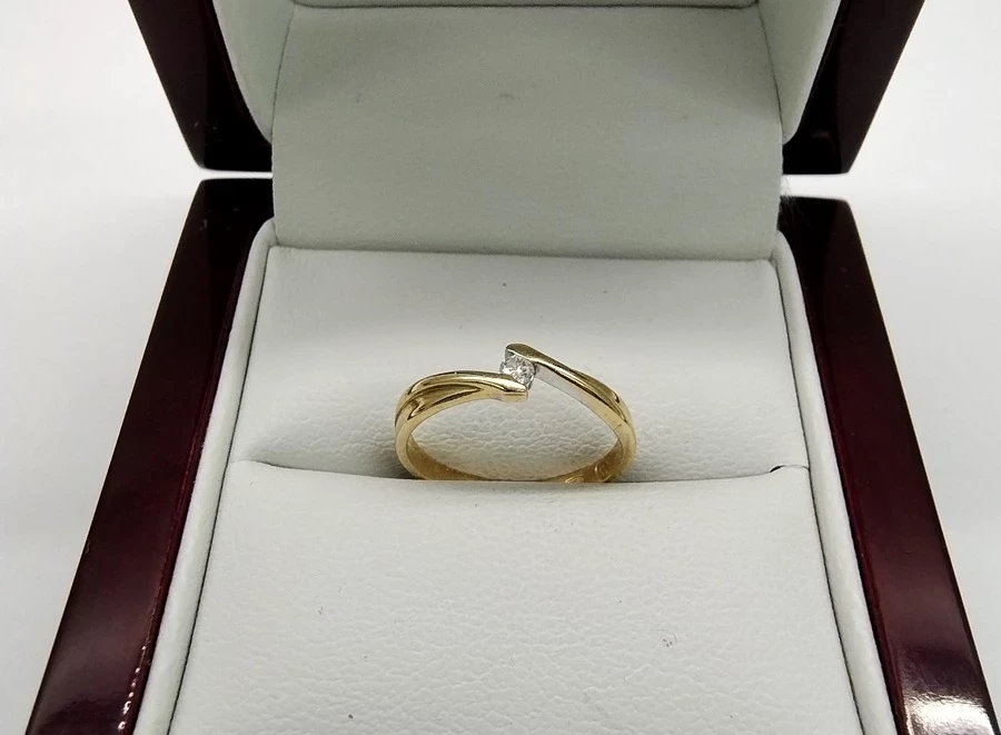 zloty-pierscionek-z-brylatem-proby-585-253-g-rozmiar-10-material-15835-16384