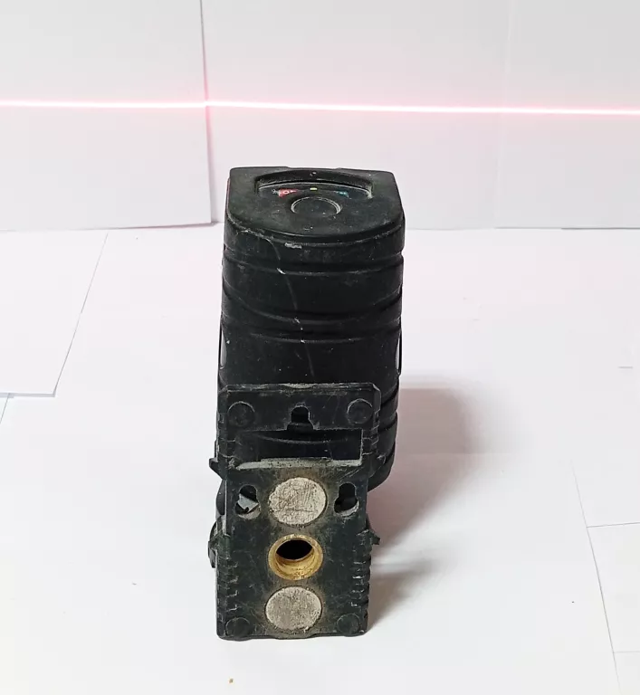 LASER KRZYŻOWY MAKITA SK104