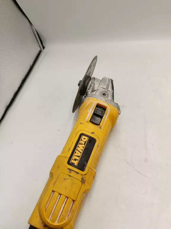SZLIFIERKA KĄTOWA DEWALT DWE 4157 900W