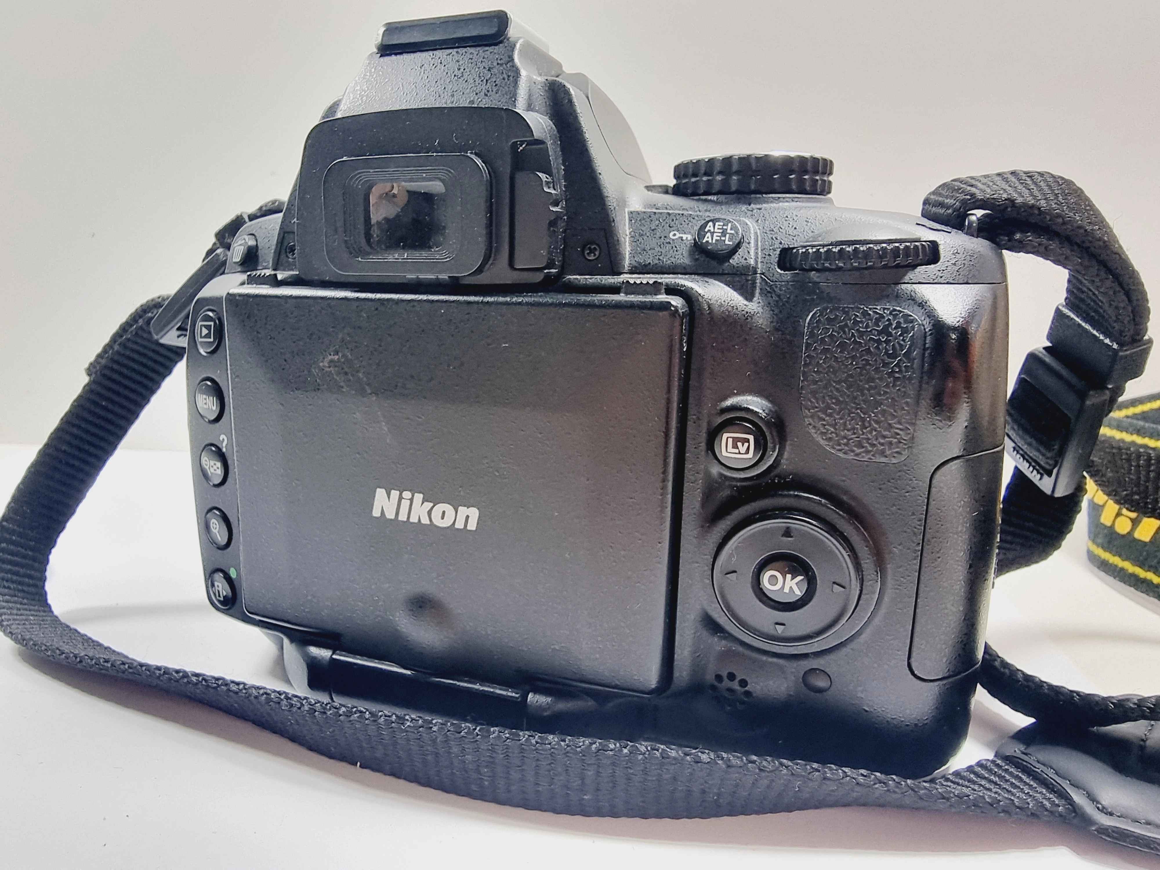 aparat-nikon-d5000-ladowarka-pokrowiec-w-zestawie-814-2