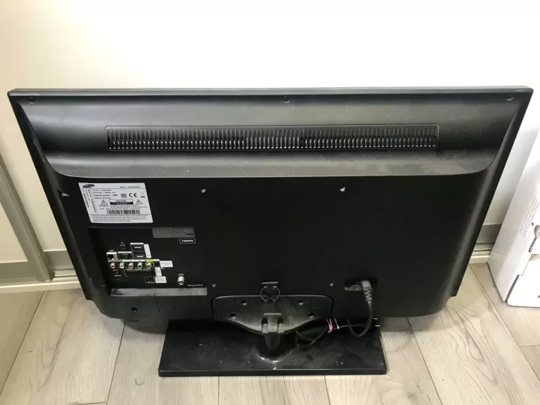 TELEWIZOR SAMSUNG UE32EH5300 + PILOT