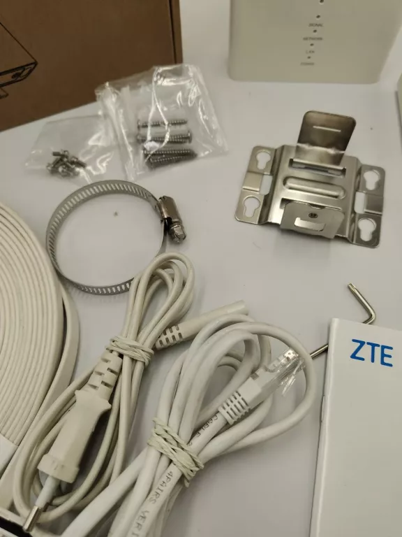 ROUTER ZTE MC889 5G OPIS