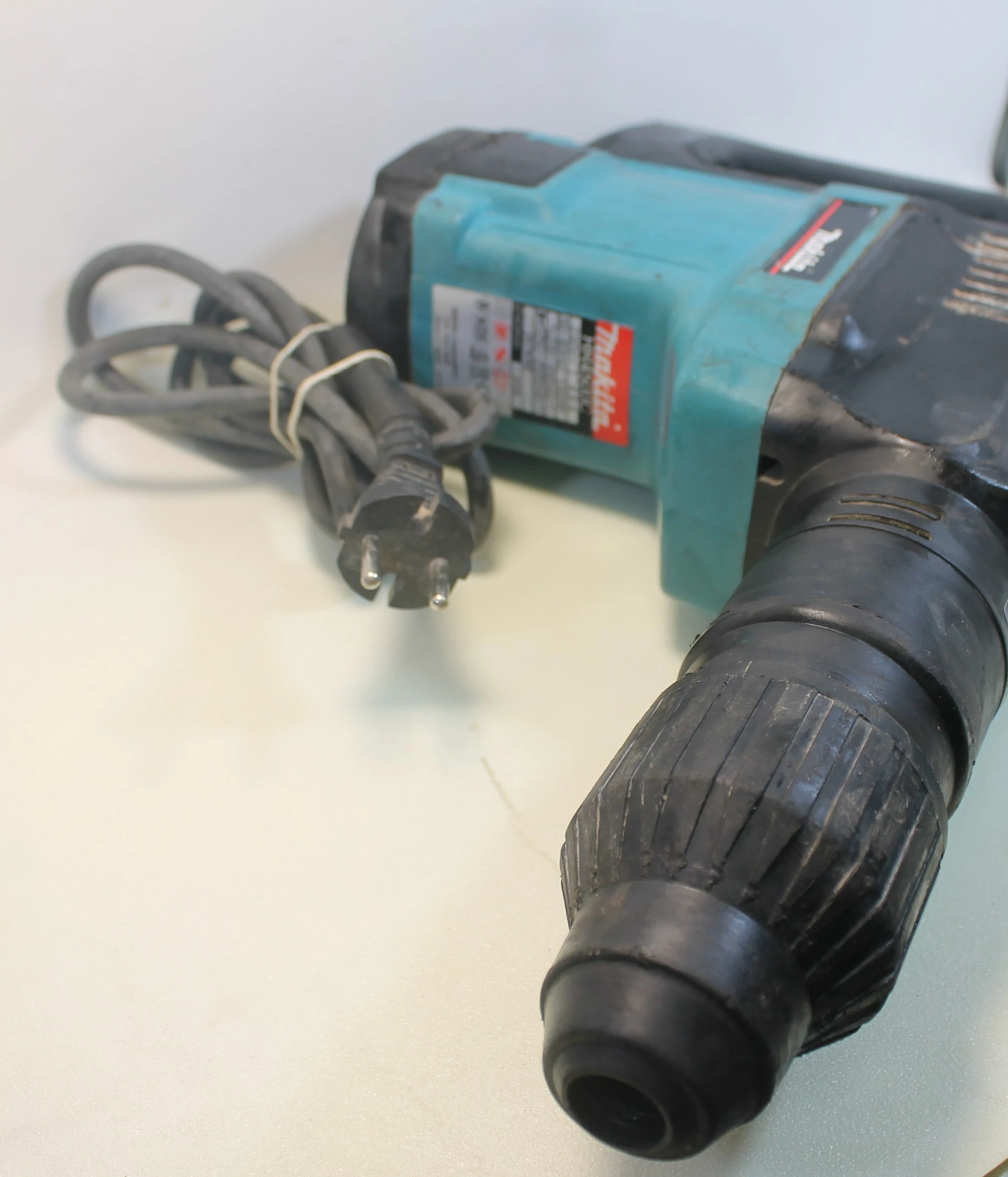 makita-hr4000c-mlot-udarowy-typ-uchwytu-128474-2