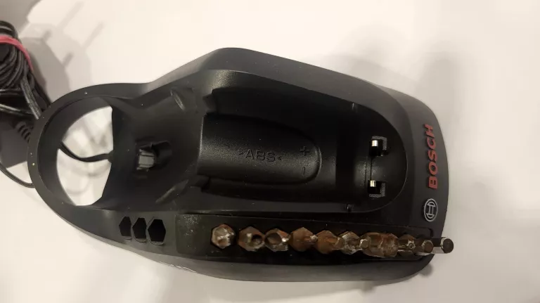 WKRĘTAK BOSCH IXO + ŁADOWARKA I BITY