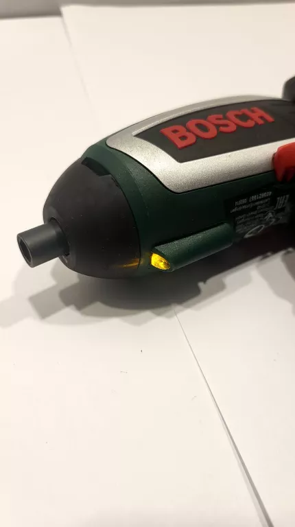 WKRĘTAK BOSCH IXO + ŁADOWARKA I BITY