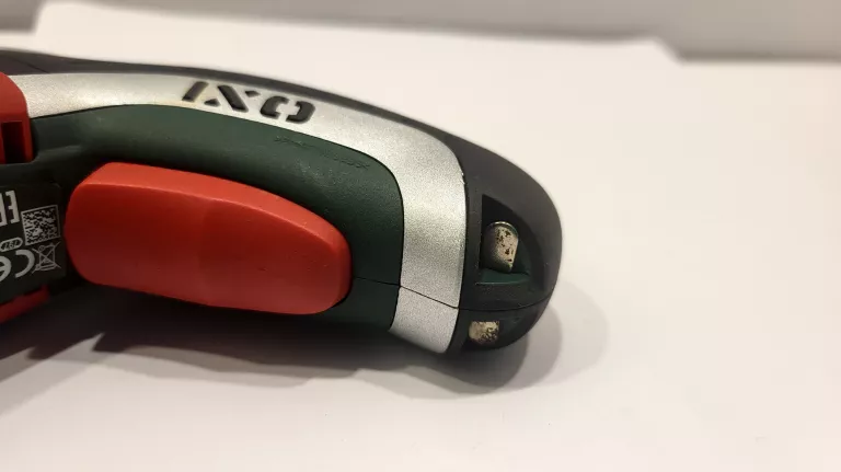 WKRĘTAK BOSCH IXO + ŁADOWARKA I BITY