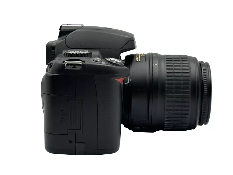 aparat-lustrzanka-nikon-d40-obiektyw-nikon-dx-18-55mm-przebieg-12352-stan-11323-2