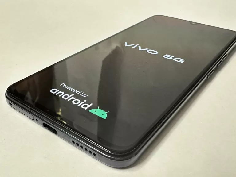 TELEFON VIVO V21