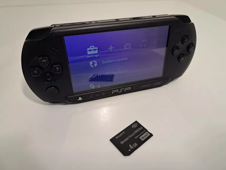 KONSOLA PSP STREET E1004 + KARTA PAMIĘCI 4GB