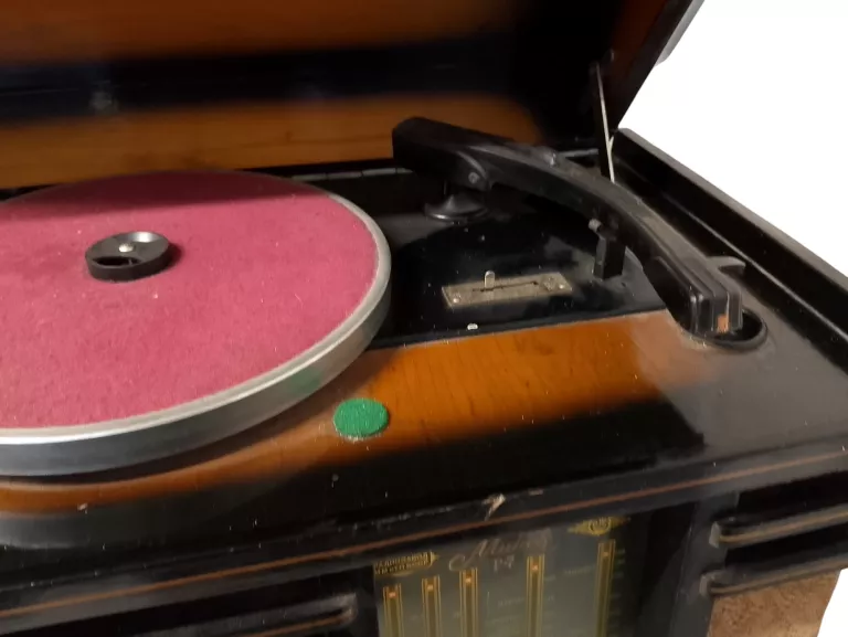 RADIO I GRAMOFON MIŃSK R-7