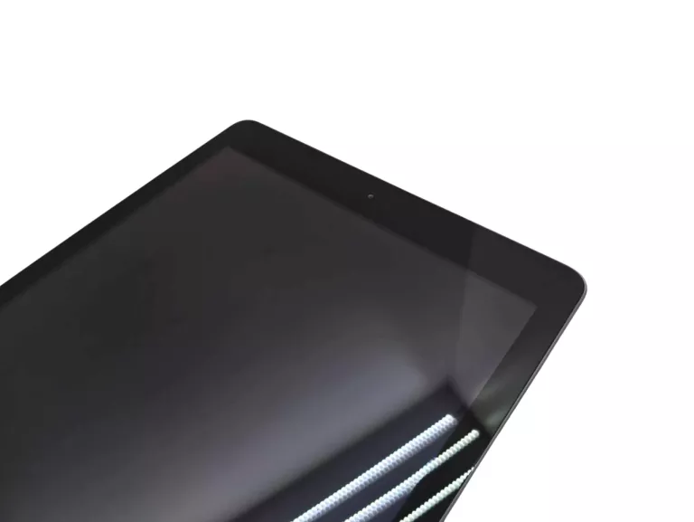TABLET APPLE IPAD AIR 16GB WI-FI SZARY (MD785FD/B)