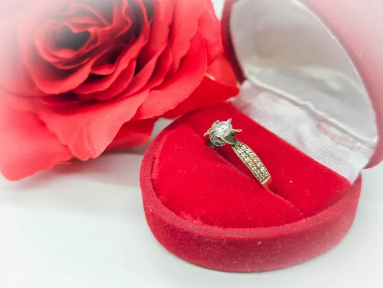 zloty-pierscionek-z-cyrkoniami-333-181g-rodzaj-2205-2