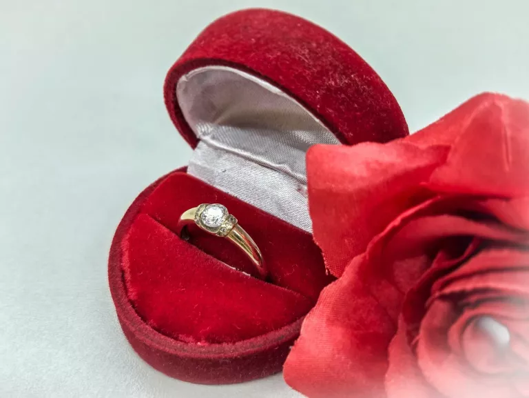 ZŁOTY PIERŚCIONEK 2,35 G / 585