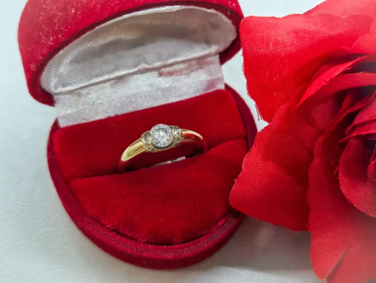 ZŁOTY PIERŚCIONEK 2,35 G / 585