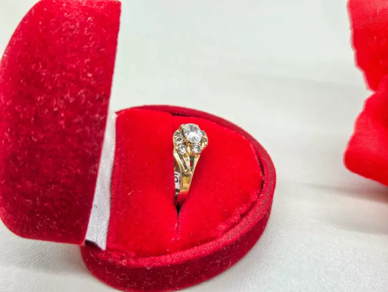 ZŁOTY PIERŚCIONEK 585 / 2,09 G